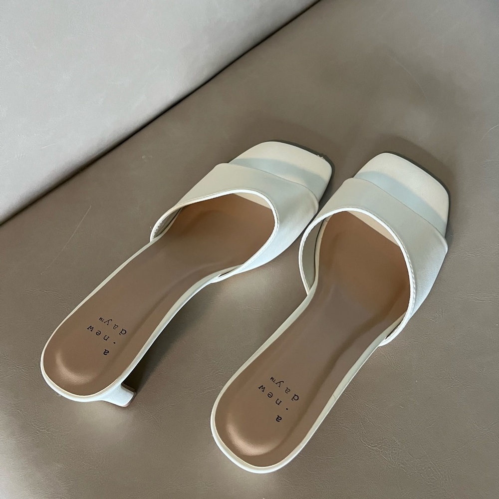 White heel, size 8.5. Brand: A New Day.